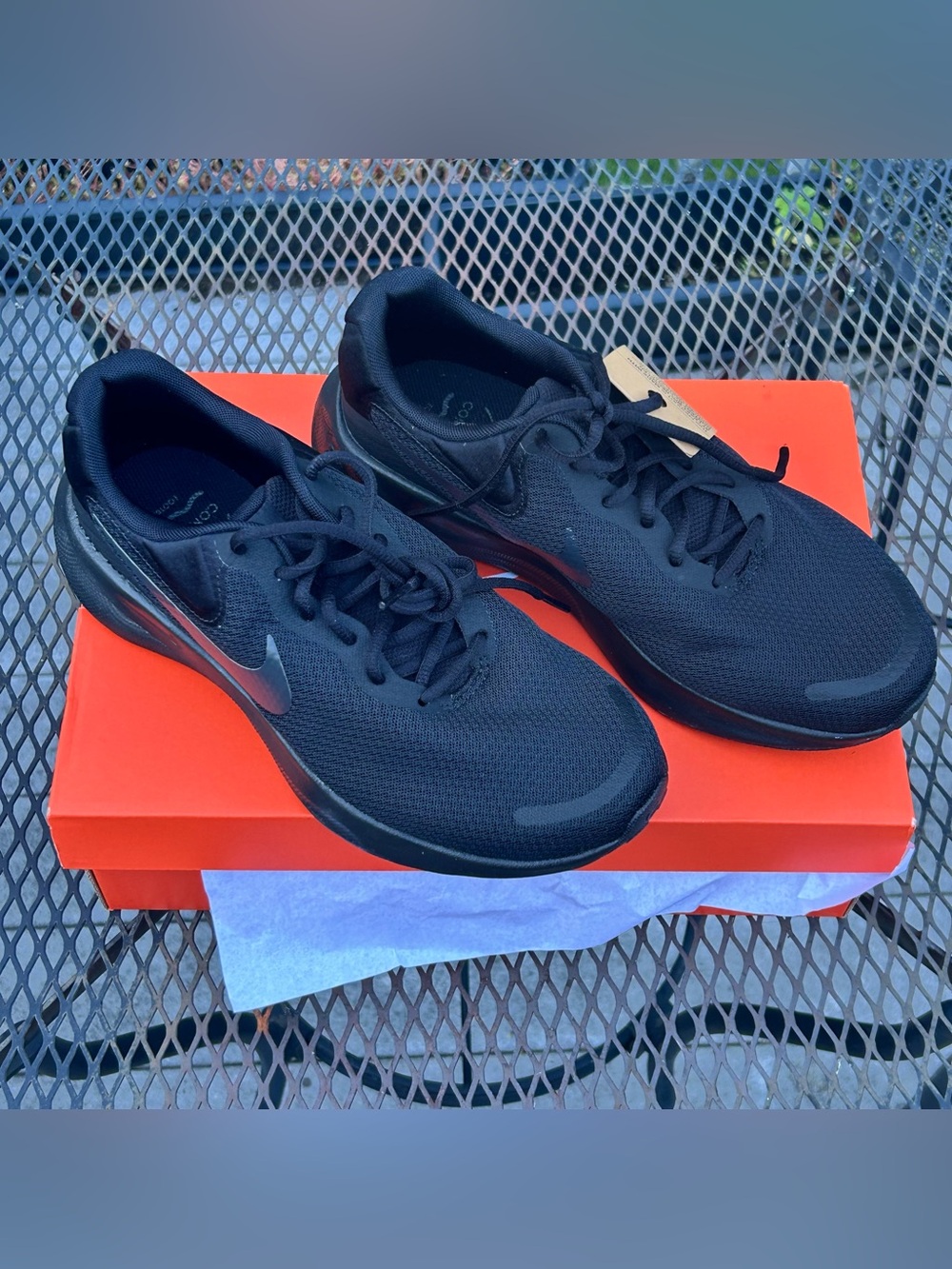 Nike Men's Black Athletic Running Shoes revolution 7 size 9 wide width NEW